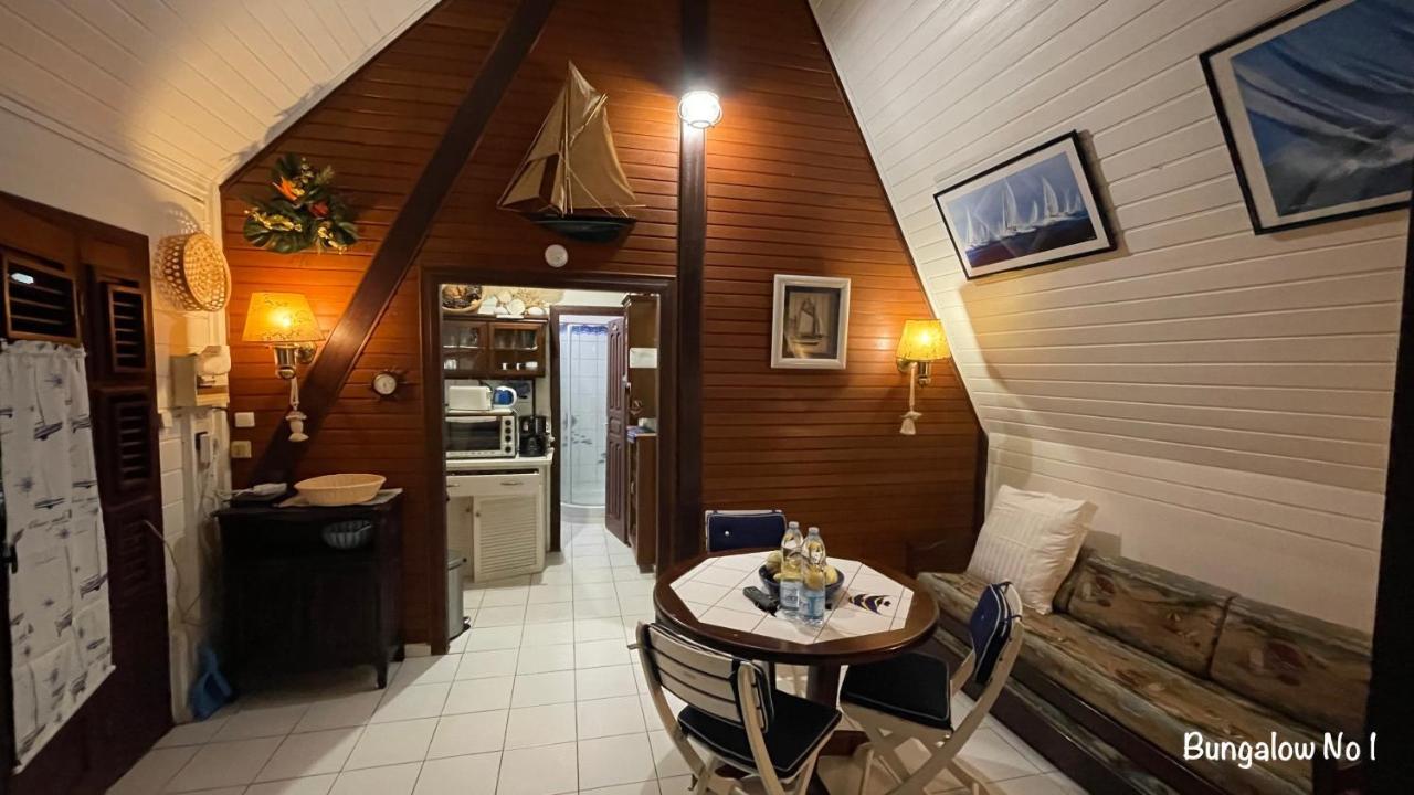 Les Bungalows De La Plage 拉特里尼泰 外观 照片